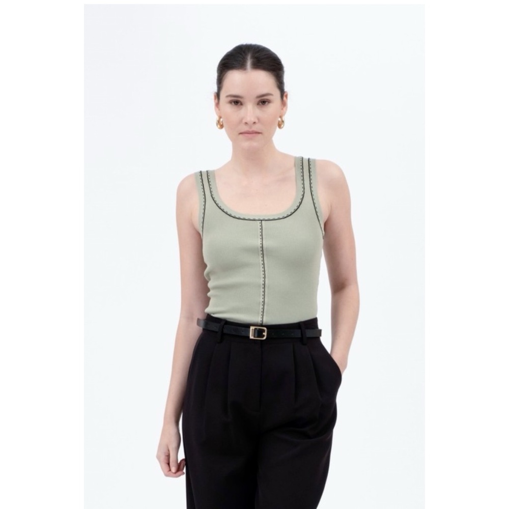 ⭐️ Elegant Green & Black Stitch Detail Tank Top